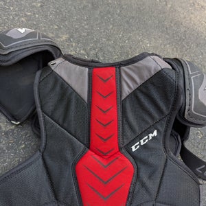 Large Junior CCM QLT Edge Shoulder Pads (Used)