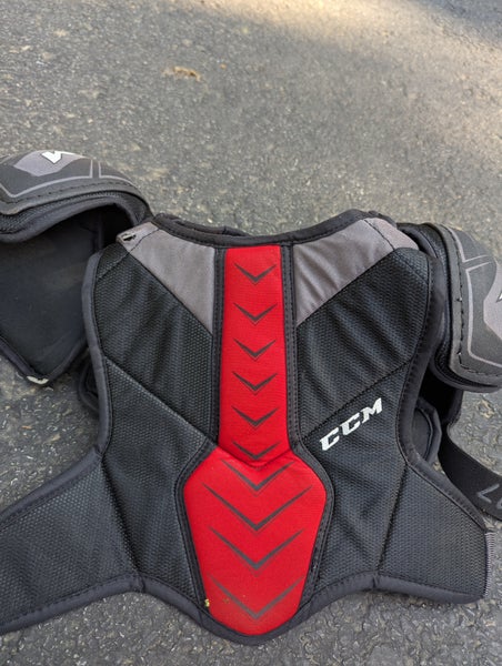 Large Junior CCM QLT Edge Shoulder Pads (Used)