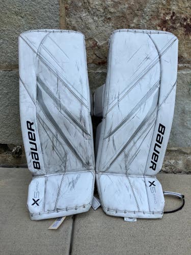 White 30" Intermediate Bauer Vapor X5 Pro Goalie Leg Pads (Used)