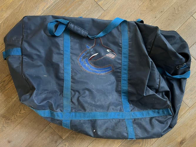 Pro stock Vancouver Canucks player equipment bag