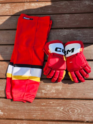 CCM Flames JetSpeed FT1 Gloves 14" Pro Stock (Used)