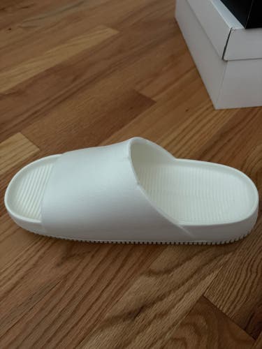 Nike Calm Slides