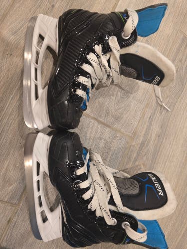 2022 Bauer X-LP Hockey Skates Regular Width 10 (Used)