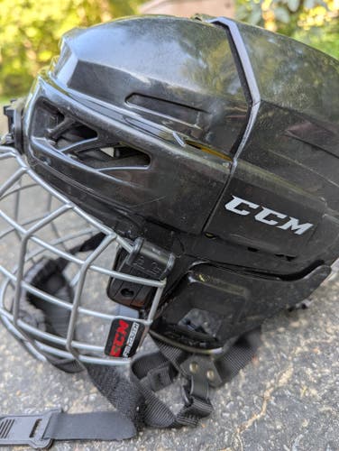 Youth CCM Fitlite 3DS Helmet (Used)