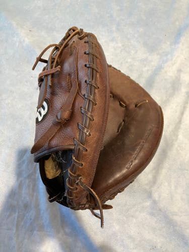 Brown Wilson A950 RH Catcher's Baseball Glove 34" (Used)