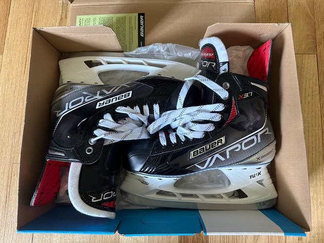 2024 Bauer Vapor X3.7 Size 6.0 EE Hockey Skates (BRAND New)