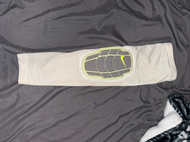 Medium Adult Nike Arm Pads (Used)
