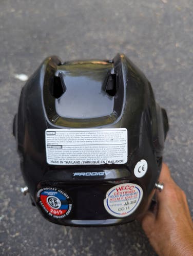 Youth Bauer Prodigy Helmet (Used)