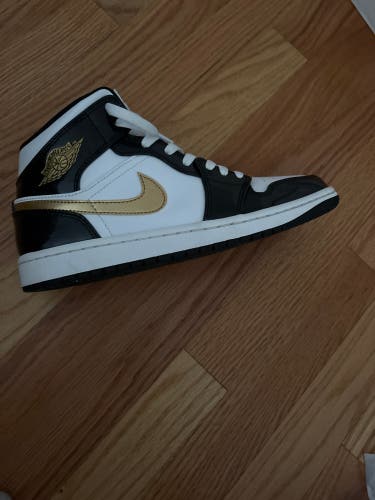 Air Jordan 1 Mid SE