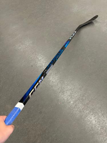 Intermediate CCM Jetspeed FT7 Pro Hockey Stick Right Handed P28 (Used)