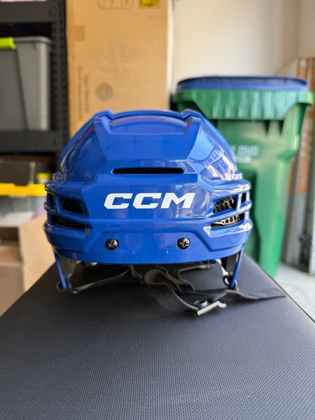 Senior Medium CCM Tacks 720 Helmet