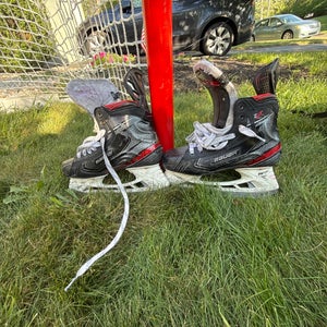 Bauer Vapor 2X Hockey Skates Size 4 (Used)
