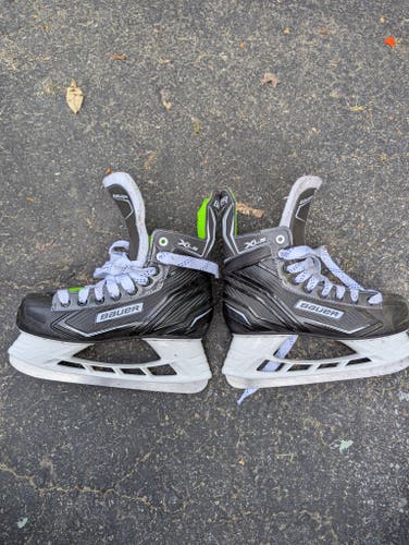 Bauer XLS Hockey Skates Regular Width 7 (Used)