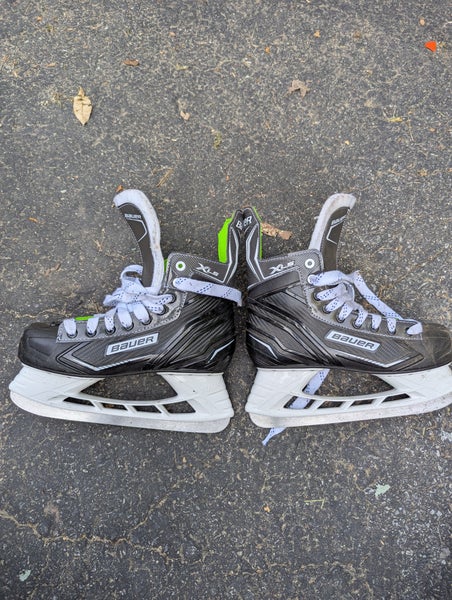 Bauer XLS Hockey Skates Regular Width 7 (Used)