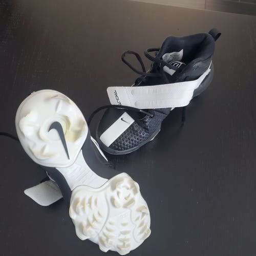 Black Kid's 2.5Y (Big Kids / Youth) Youth Nike High Top Trout Molded Cleats (Used)