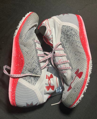 Gray Men's Size 8.5 Mid Top UA Cross Country Spikes