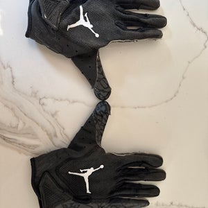 Black Youth Large Jordan Gloves (Used)