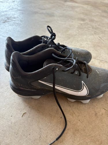 Black Men's Size M 11.5 (W 12.5) Nike Low Top Molded Cleats (Used)