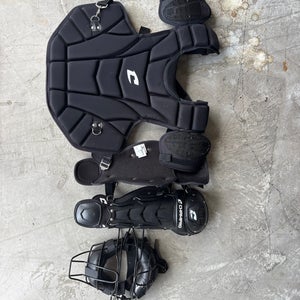 Umpire Set Of Gear