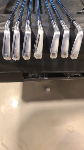 4th Generation Taylormade P790 Irons, 4-P (Chrome)