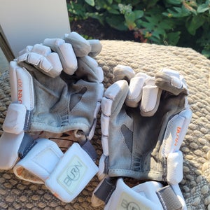 Warrior Burn XP Lacrosse Gloves Medium (Used)