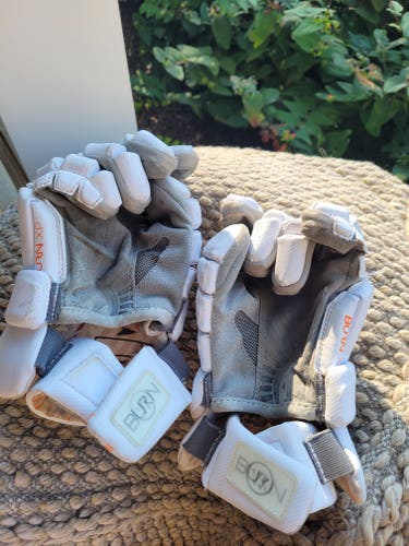 Warrior Burn XP Lacrosse Gloves Medium (Used)