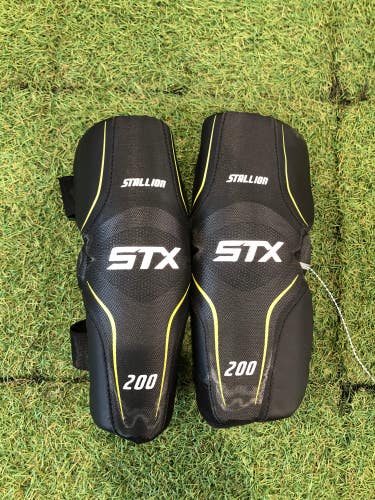 Medium Youth STX Stallion 200 Arm Pads (Used)