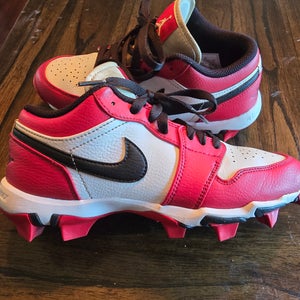 Men's 6Y (Big Kids / Youth) Air Jordan Low Top Molded Cleats (Used)