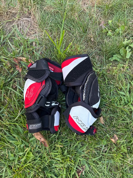 Large Junior CCM Ft4 Elbow Pads (Used)