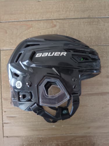 Small Bauer Re-Akt 155 Helmet (Used)