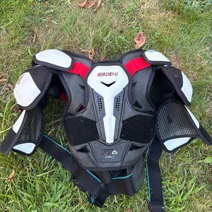 Senior Small CCM FT6 Pro Shoulder Pads (Used)