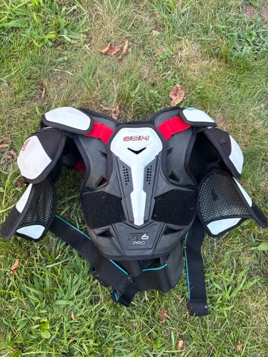 Senior Small CCM FT6 Pro Shoulder Pads (Used)