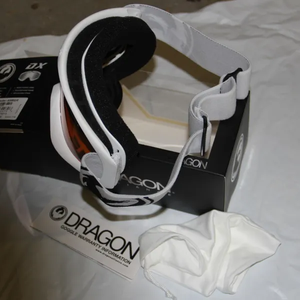 Dragon DX Ski snowboard Goggles   NEW never use with store wear