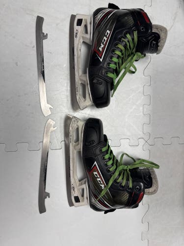 CCM Regular Width Size 4 Jetspeed FT460 Hockey Goalie Skates. Plus Extra Steel