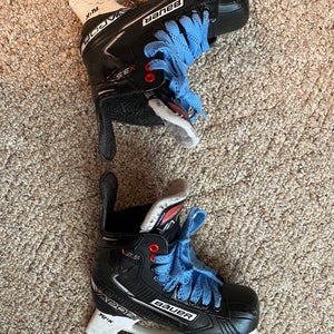 Bauer Vapor X3.5  Junior Hockey Skates Regular Width  Size 2 (Used)