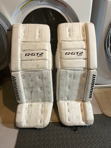 31" Warrior Ritual GT2 Classic Goalie Leg Pads (Used)