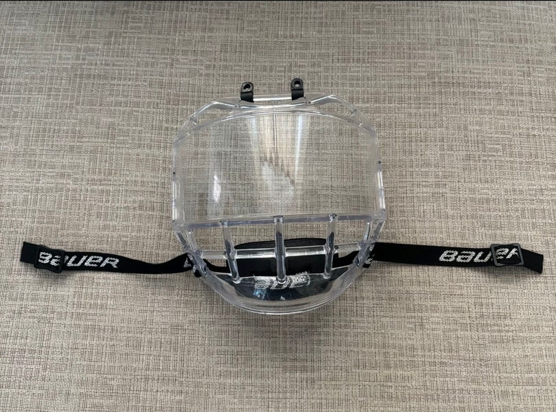 Medium  Bauer Shield (Used)