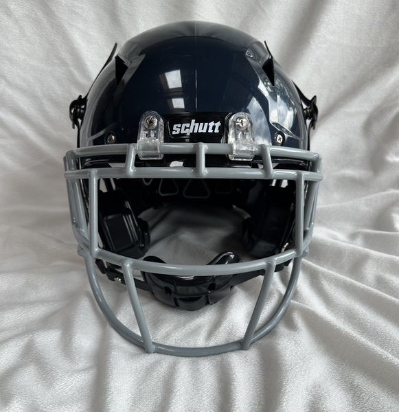 Schutt Vengeance A11 2.0 Navy Helmet with Chin Strap - Youth Small (Used)