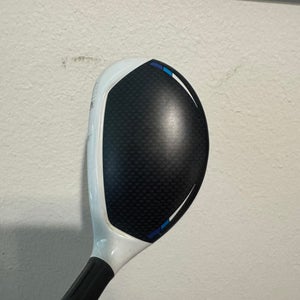 Men's TaylorMade SIM 2 Max Right Handed Hybrid Stiff Flex 3H (Used)