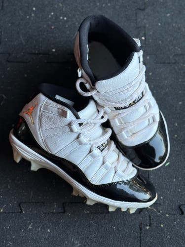 Jordan 11 Mid Cleat (Size: 8.5)
