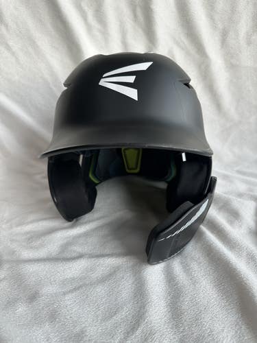 Easton Elite Max Black Baseball Batting Helmet with Jaw Guard 6 5/8 - 7 1/4 M/L (Used)