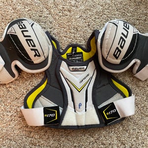 Youth Large Bauer Supreme 170 Shoulder Pads  (Used)