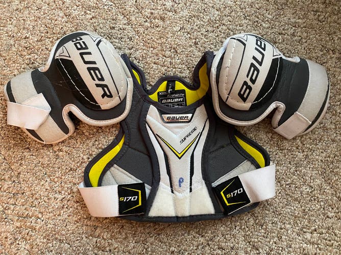 Youth Large Bauer Supreme 170 Shoulder Pads  (Used)