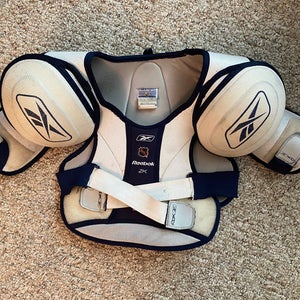 Junior Large/Extra Large Reebok 2K Shoulder Pads  (Used)