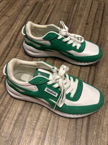 Reebok Galaxy 16 Women’s Size 9 Classic Sneakers White with Green