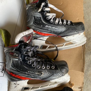 Bauer Vapor X2.9 hockey skates (size 4)