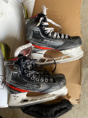Bauer Vapor X2.9 hockey skates (size 4)