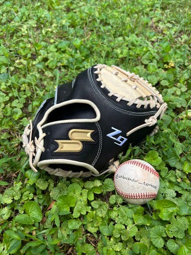 SSK Z9 33.5” Catchers Mitt New Black/Camel