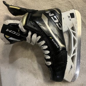 CCM AS-V Hockey Skates Regular Width  Size 4.5 (Used)