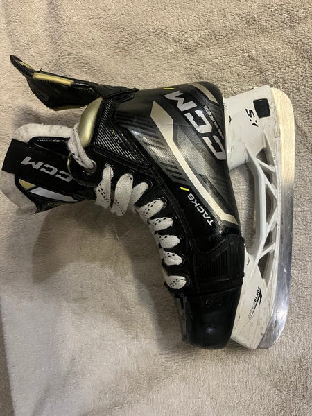 CCM AS-V Hockey Skates Regular Width  Size 4.5 (Used)